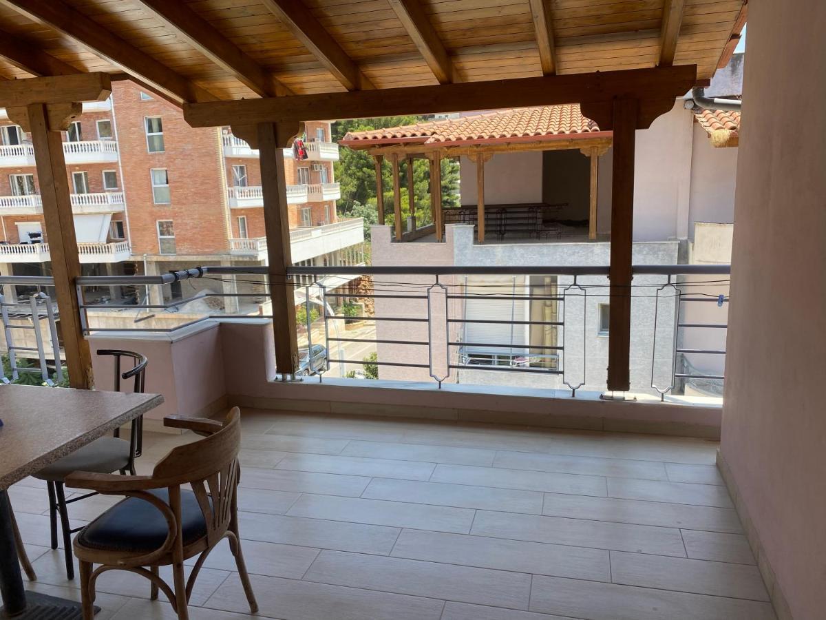 Blue Breeze Attic Apartments Sarande Exterior photo