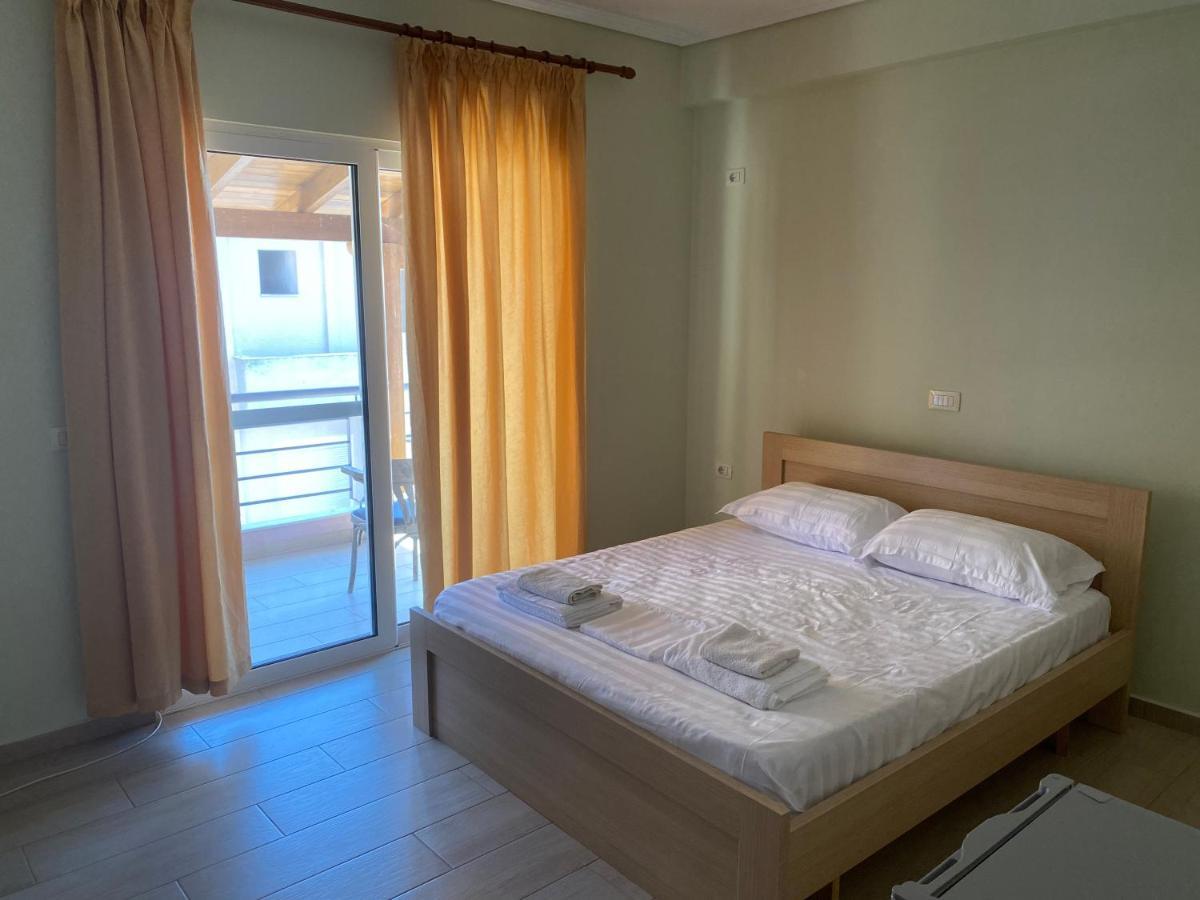 Blue Breeze Attic Apartments Sarande Exterior photo