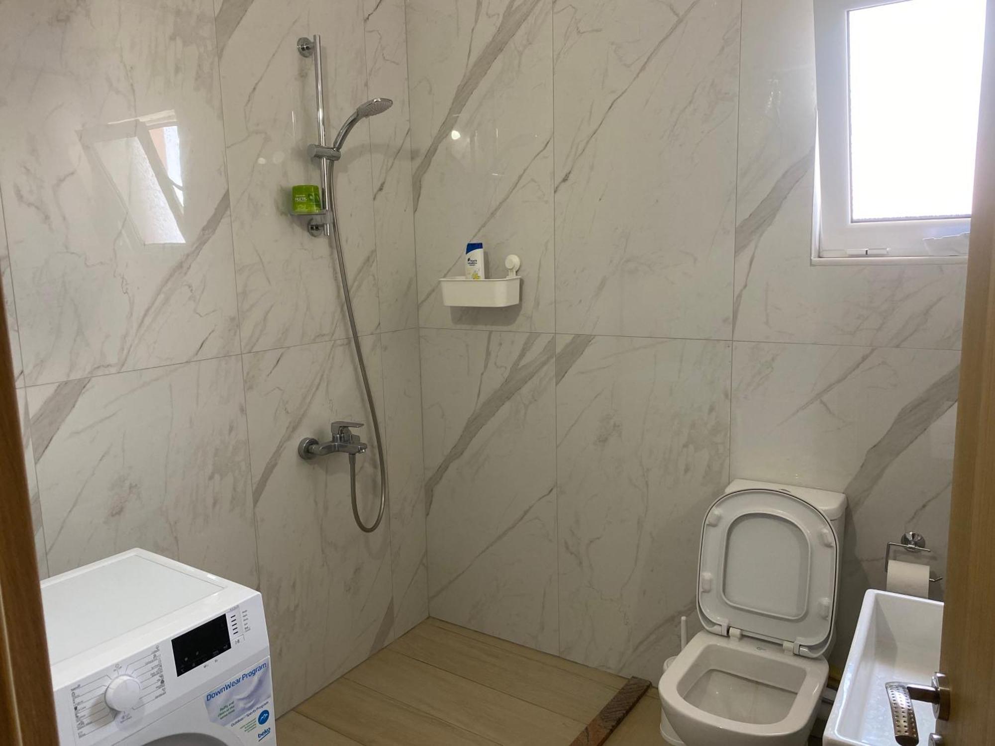 Blue Breeze Attic Apartments Sarande Exterior photo