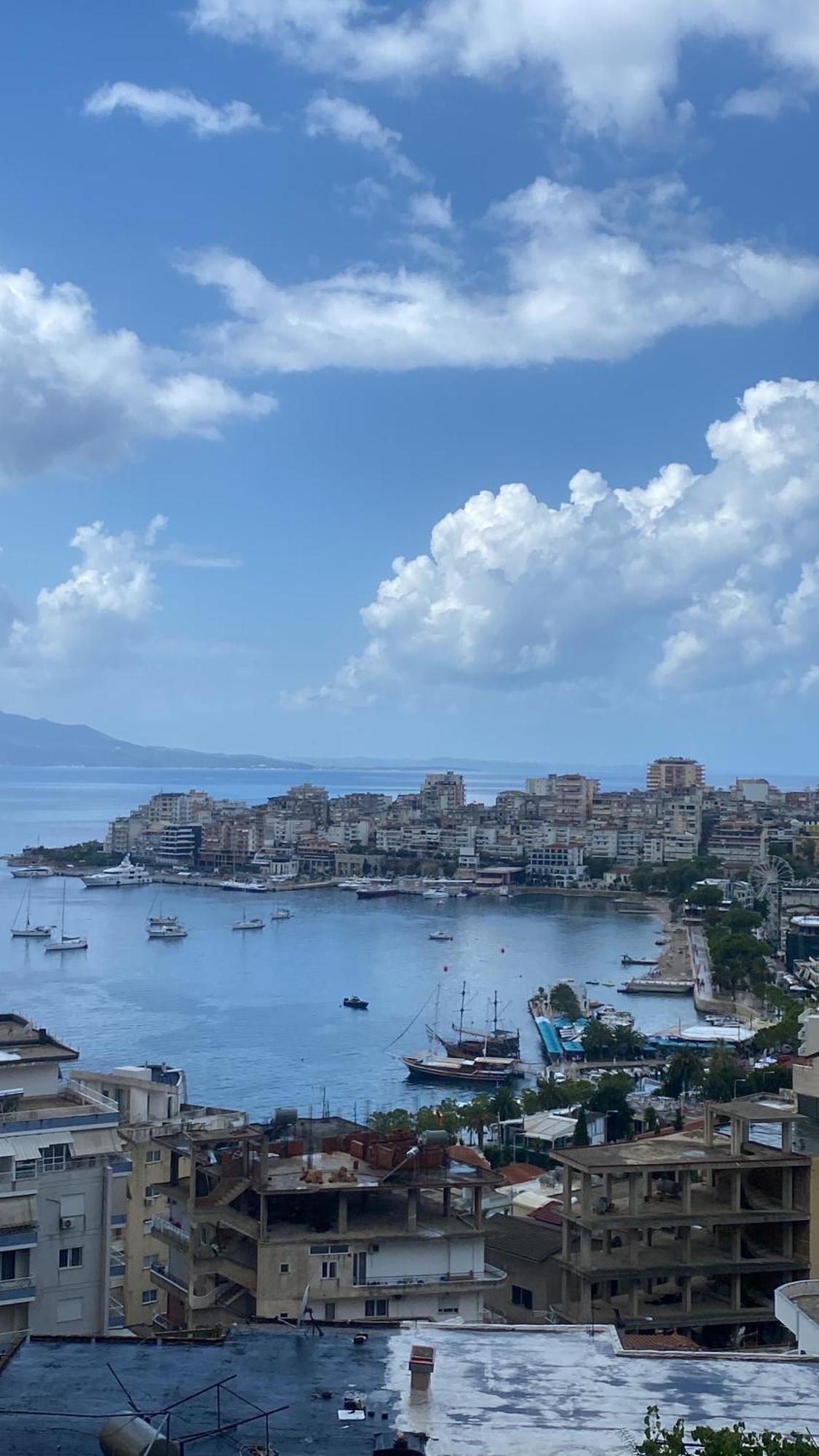 Blue Breeze Attic Apartments Sarande Exterior photo